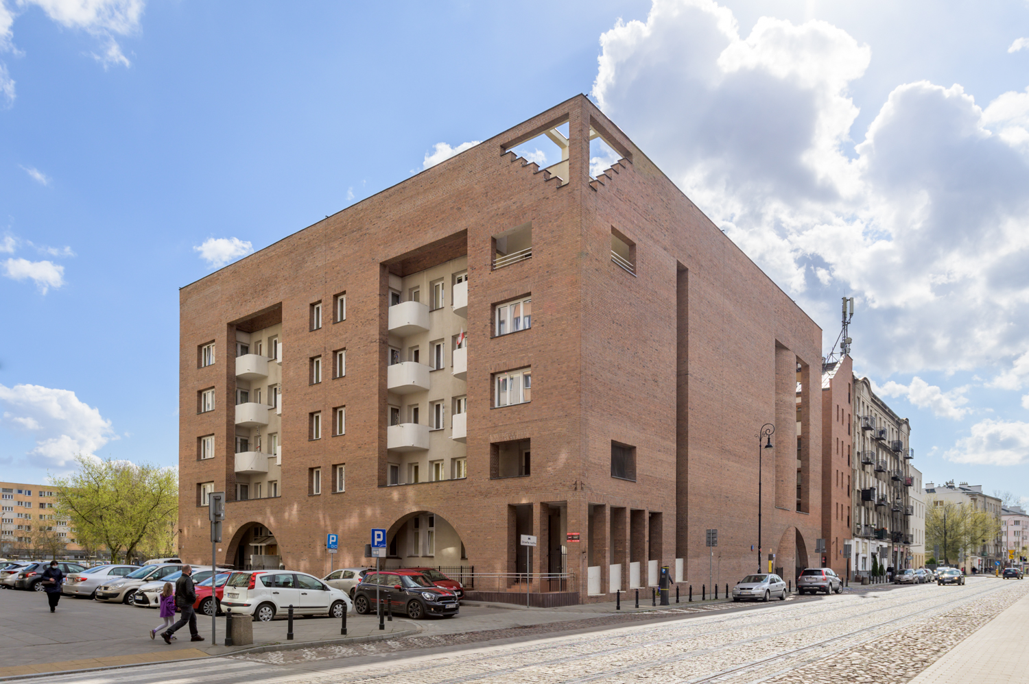 Zdjęcie architektury budynku Dom Pomocy Społecznej im. św. Brata Alberta